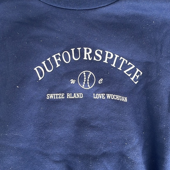Crewneck - Picture 3 of 3
